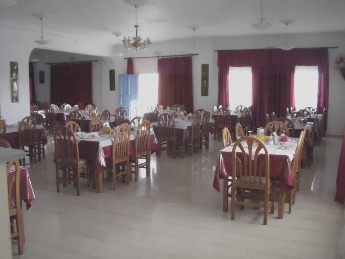 Nikos Hotel Картерадос Екстериор снимка