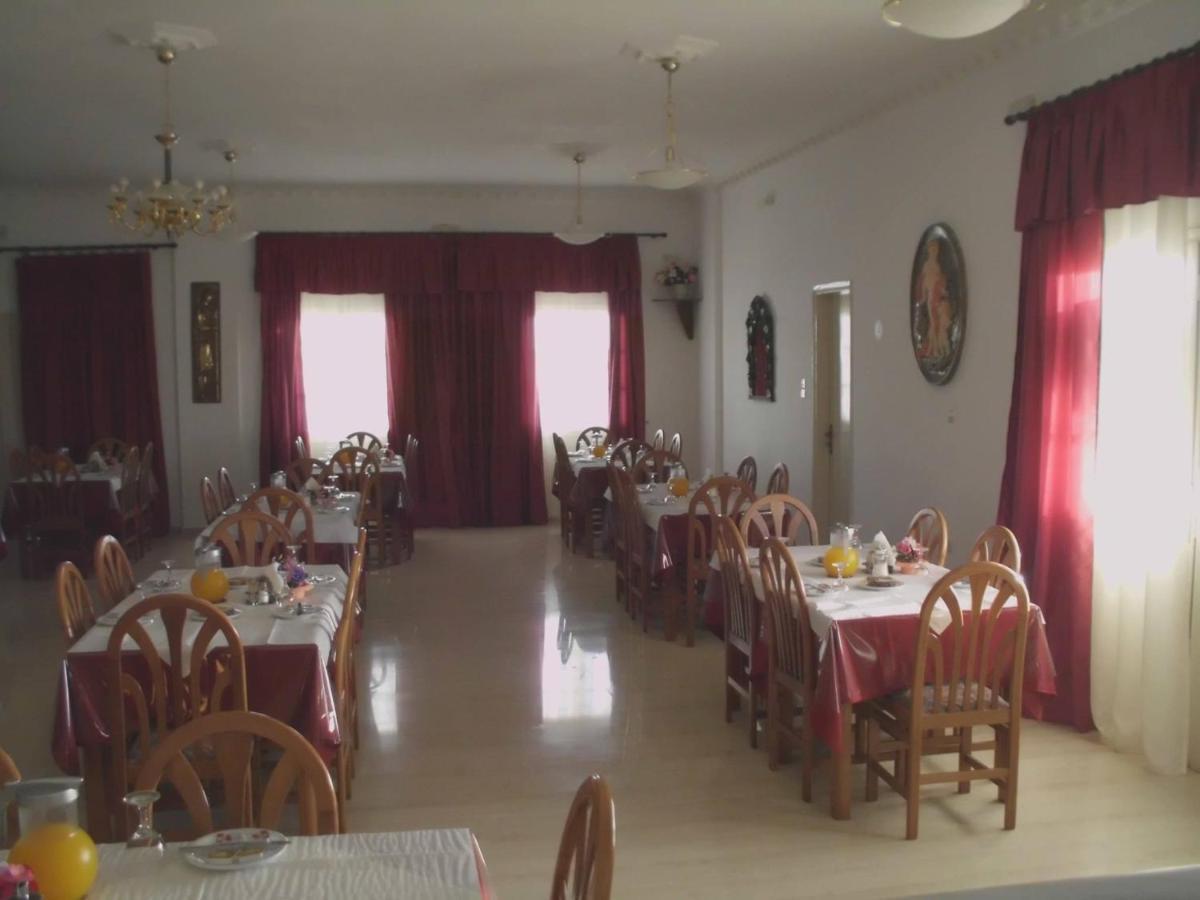 Nikos Hotel Картерадос Екстериор снимка