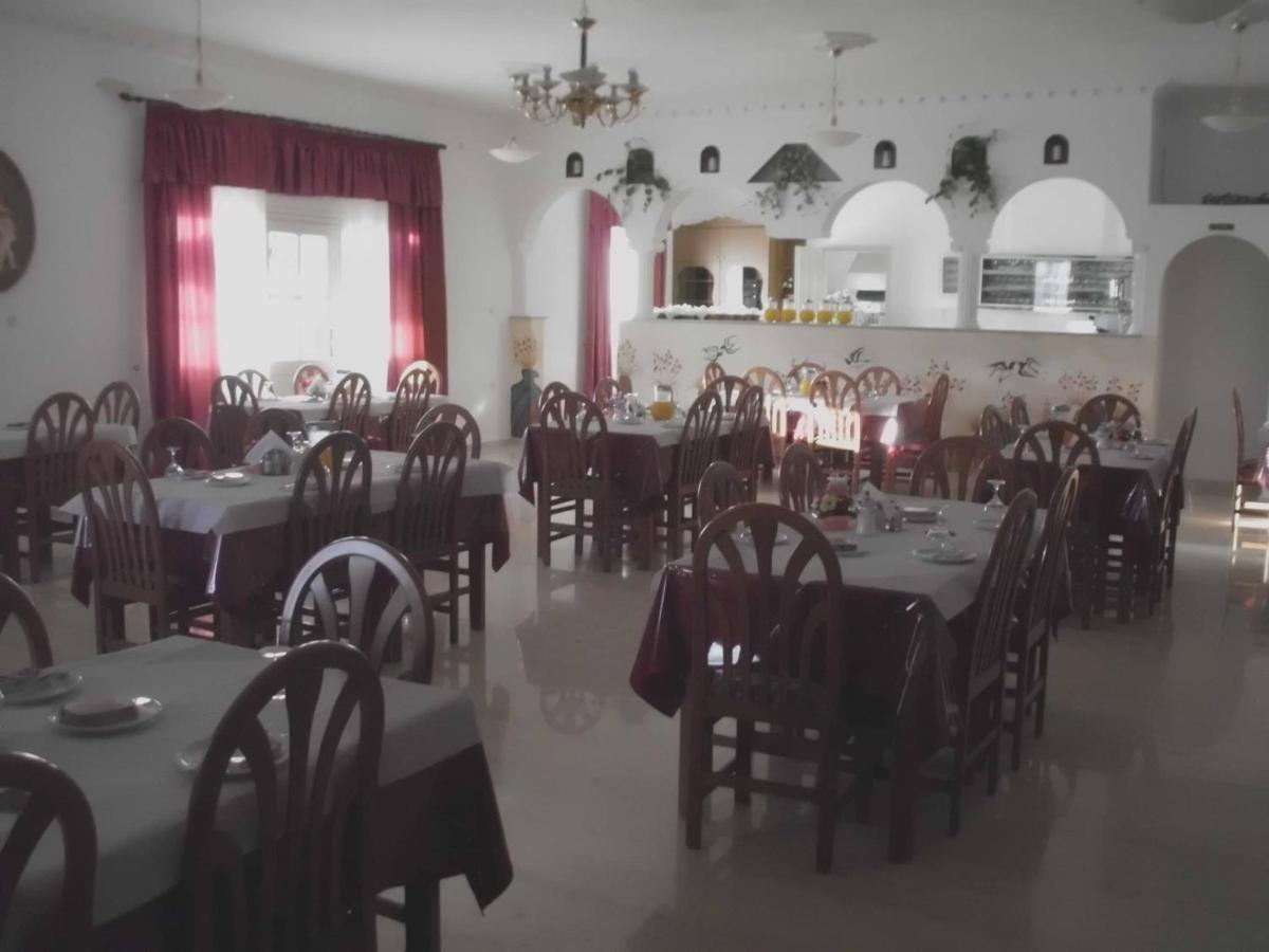 Nikos Hotel Картерадос Екстериор снимка