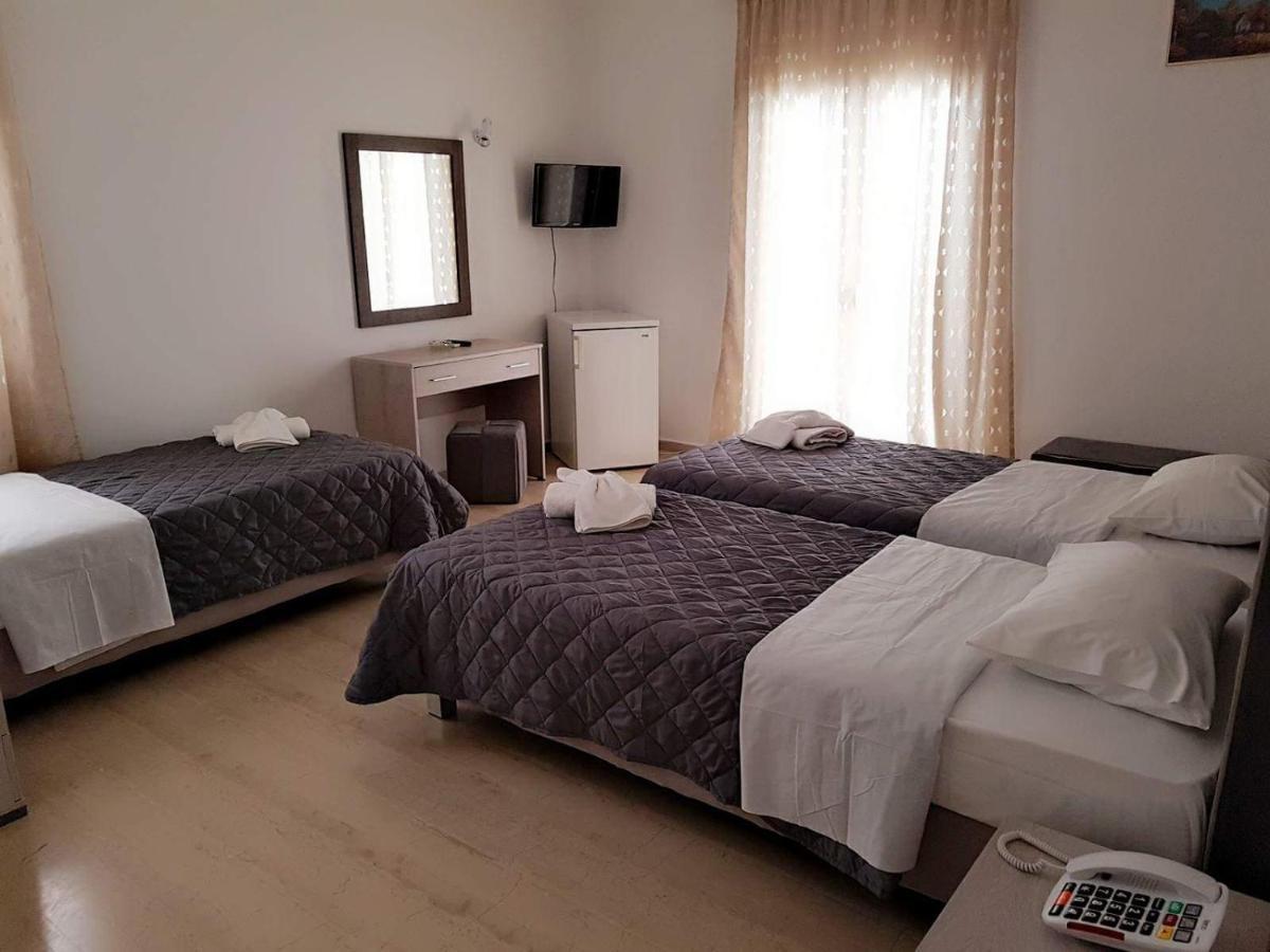 Nikos Hotel Картерадос Екстериор снимка