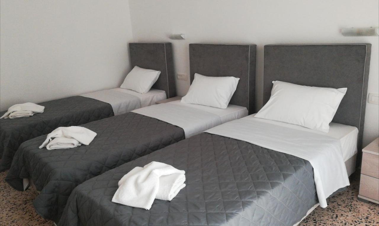 Nikos Hotel Картерадос Екстериор снимка